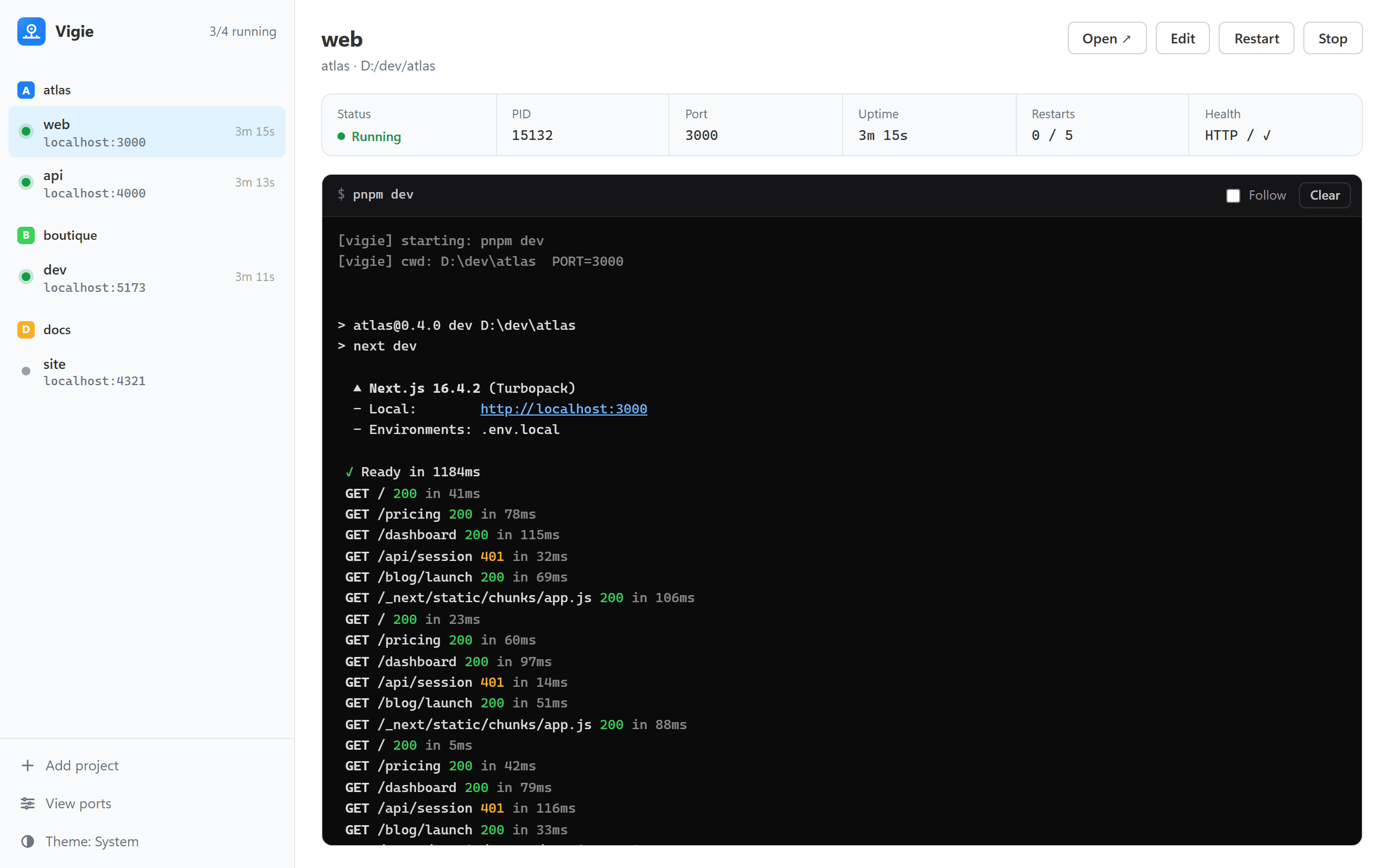 La fenêtre Vigie : trois projets à gauche, le serveur web d'atlas en cours d'exécution sur le port 3000, son PID 15132, son uptime, son état de santé et sa sortie Next.js en direct.